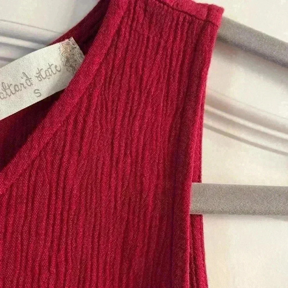 Altar’d State Adorable wine colored sleeveless top, flowy, Size Small - Picture 4 of 7